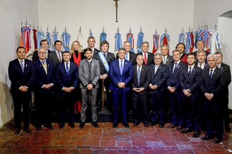 Milei convoca a Jaldo y otros 16 gobernadores